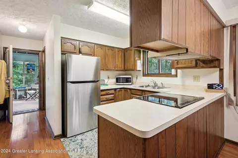 Kitchen - 6291 Ridge St, Haslett, MI 48840 photo 3 of 3
