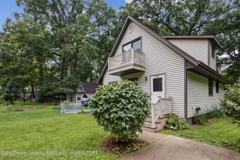 Exterior - 6291 Ridge St, Haslett, MI 48840 photo 2 of 4