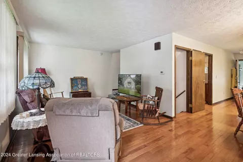 Living - 6291 Ridge St, Haslett, MI 48840 photo 1 of 2