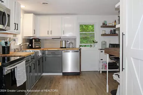 811 Elmwood, Dewitt, MI 48820 photo 8