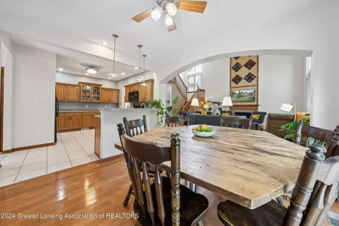 Dining - 16875 Meadowbrook Dr, Haslett, MI 48840 photo 3 of 5
