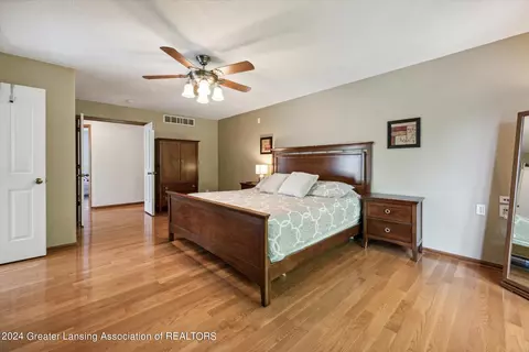 Bedroom - 16875 Meadowbrook Dr, Haslett, MI 48840 photo 3 of 8