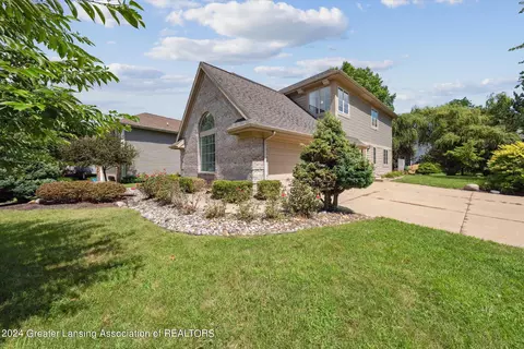 Exterior - 16875 Meadowbrook Dr, Haslett, MI 48840 photo 3 of 6