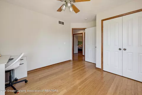 Bedroom - 16875 Meadowbrook Dr, Haslett, MI 48840 photo 8 of 8
