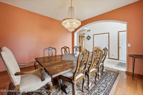 Dining - 16875 Meadowbrook Dr, Haslett, MI 48840 photo 2 of 5