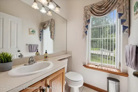 Bath - 16875 Meadowbrook Dr, Haslett, MI 48840 photo 1 of 6