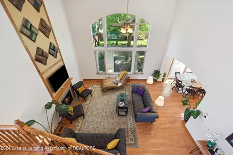 Living - 16875 Meadowbrook Dr, Haslett, MI 48840 photo 4 of 6