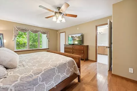 Bedroom - 16875 Meadowbrook Dr, Haslett, MI 48840 photo 2 of 8
