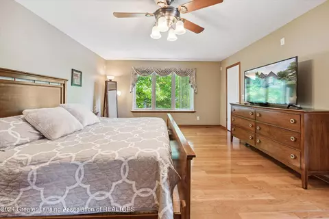 Bedroom - 16875 Meadowbrook Dr, Haslett, MI 48840 photo 1 of 8