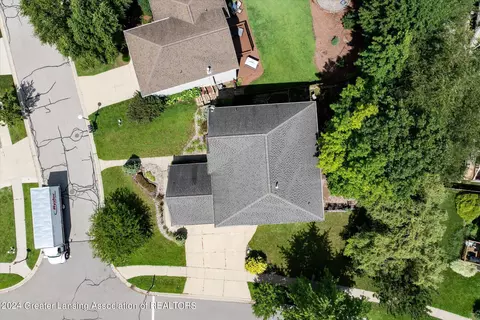 View/Area - 16875 Meadowbrook Dr, Haslett, MI 48840 photo 7 of 8