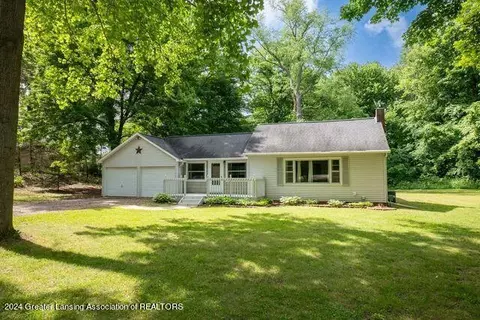 12277 Clinton Rd, Onondaga, MI 49264