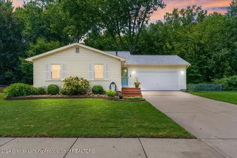 1841 Hamilton St, Holt, MI 48842