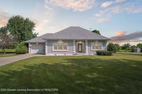 9719 E Island Rd, Elsie, MI 48831