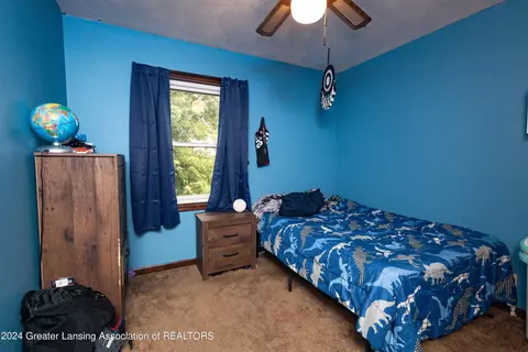 Bedroom - 9082 S Wacousta Rd, Dewitt, MI 48820 photo 6 of 7