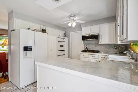 8705 Juniper St, Lansing, MI 48917 photo 12