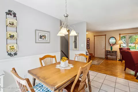 8705 Juniper St, Lansing, MI 48917 photo 9