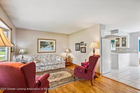 8705 Juniper St, Lansing, MI 48917 photo 6