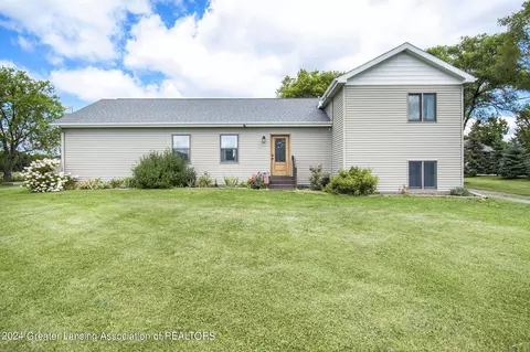 7425 E Beal City Rd, Mount Pleasant, MI 48858