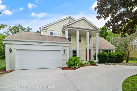 6633 Old River Trl, Lansing, MI 48917