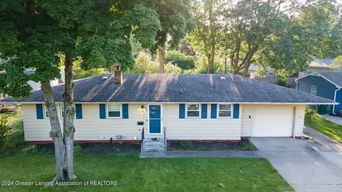 2521 Leon Ave, Lansing, MI 48906