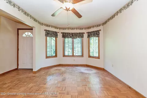 Living - 12297 S Beardslee Rd, Perry, MI 48872 photo 5 of 5
