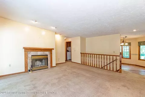 Living - 12297 S Beardslee Rd, Perry, MI 48872 photo 4 of 5