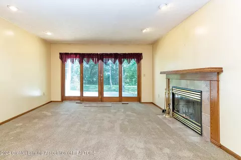 Living - 12297 S Beardslee Rd, Perry, MI 48872 photo 2 of 5