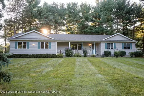 7067 Scotch Pine Dr, Perry, MI 48872