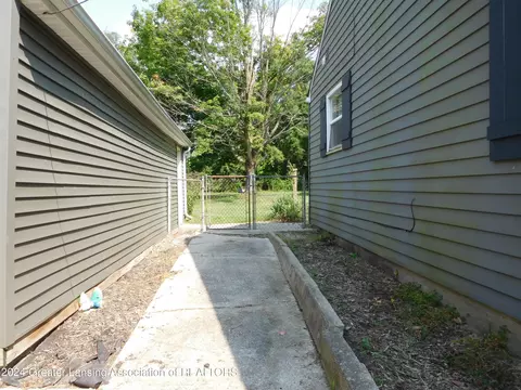 Exterior - 6540 Creyts Rd, Dimondale, MI 48821 photo 6 of 7