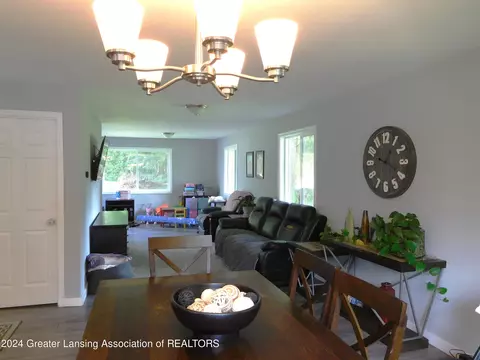 Dining - 6540 Creyts Rd, Dimondale, MI 48821 photo 3 of 3