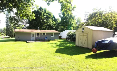 602 Cedarwood Dr, Dewitt, MI 48820