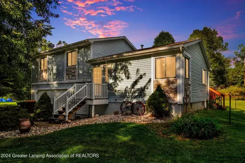 1210 Grovenburg Rd, Holt, MI 48842