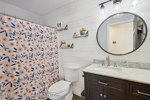 Bath - 7140 Oneida Rd, Charlotte, MI 48813 photo 1 of 3