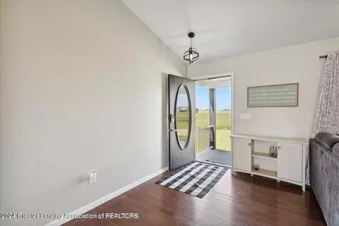 Entry Way - 7140 Oneida Rd, Charlotte, MI 48813 photo 1 of 3