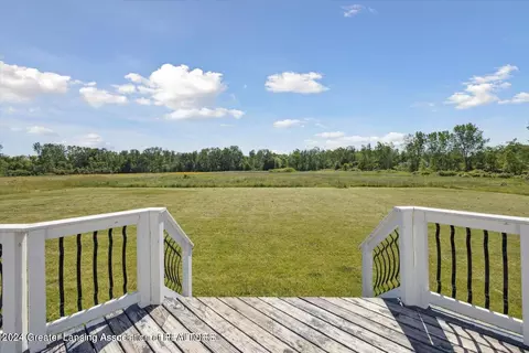 Exterior - 7140 Oneida Rd, Charlotte, MI 48813 photo 6 of 7