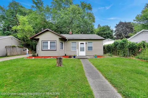 4607 Kessler Dr, Lansing, MI 48910