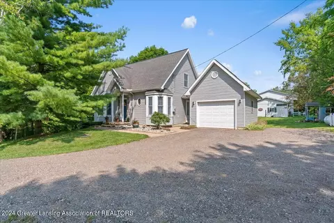 2651 Pinch Hwy, Charlotte, MI 48813