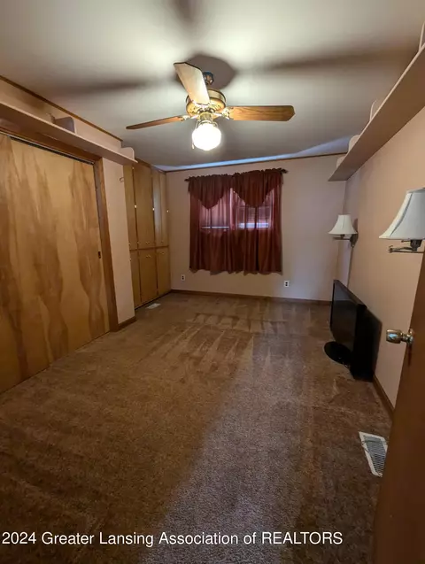 700 Maple St, Grand Ledge, MI 48837 photo 18