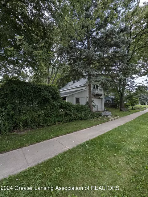 700 Maple St, Grand Ledge, MI 48837 photo 37