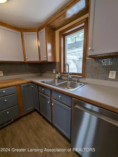 700 Maple St, Grand Ledge, MI 48837 photo 9