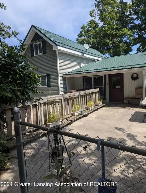700 Maple St, Grand Ledge, MI 48837 photo 27