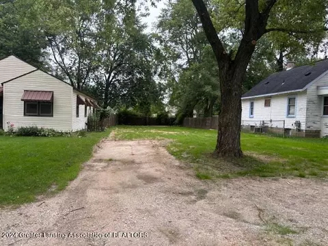 524 N Deerfield Ave, Lansing, MI 48917