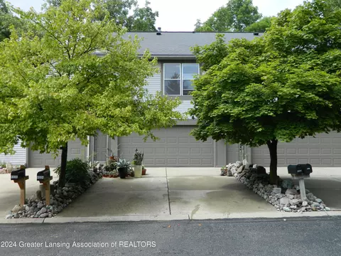 4004 Norfolk Ct, Lansing, MI 48910