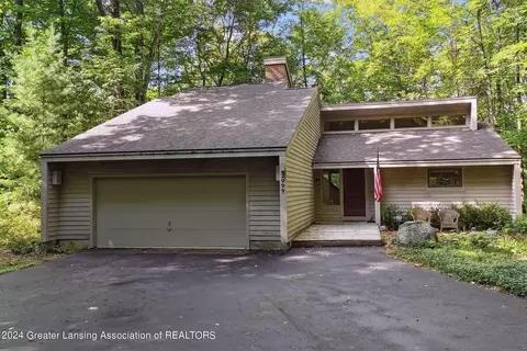 2999 Nawakwa Trl, Traverse City, MI 49686