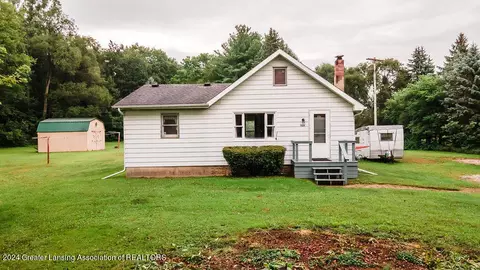 11231 S Dewitt Rd, Dewitt, MI 48820