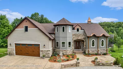 14000 S Kyle Rd, Haslett, MI 48840