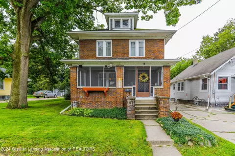 1028 Dakin St, Lansing, MI 48912