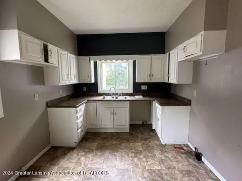Kitchen - 808 Foote St, Jackson, MI 49202 photo 1 of 2