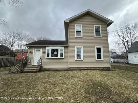 808 Foote St, Jackson, MI 49202