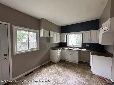 Entry Way - 808 Foote St, Jackson, MI 49202 photo 1 of 1